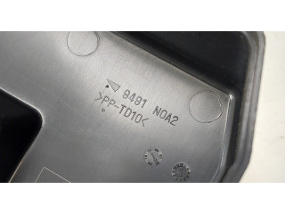 Крышка блока предохранителей  Pontiac Vibe 2 2008-2010         