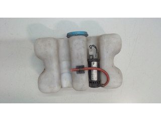 Бачок омывателя  Suzuki Jimny 1998-2012 3845081A30    1.3