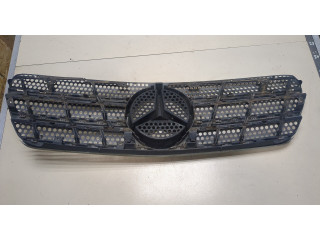 Решетка радиатора  Mercedes ML W163 1998-2004           3.2 A1638800185