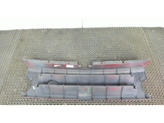 Решетка радиатора  Land Rover Discovery 3 2004-2009            4.4 07396872