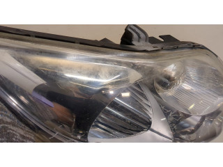 Фара передняя  Toyota Auris E15 2006-2012 правая 