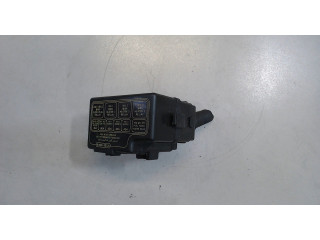 Блок предохранителей  Hyundai Tucson 1 2004-2009      9490E000   1  2