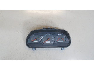 Панель приборов  Volvo S40 / V40 1995-2004       30883048        Бензин