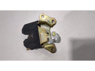 Замок багажника  Toyota Avensis 1 1997-2003       