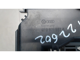 Блок предохранителей  Skoda Octavia (A5) 2008-2013      4F0971981A     1.6