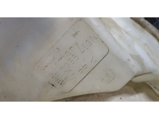 Бачок омывателя  Volkswagen Passat 5 1996-2000      1.6