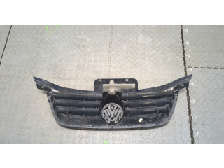 Решетка радиатора  Volkswagen Touran 2003-2006          