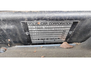 Решетка радиатора  Volvo S40 / V40 1995-2004            1.6 