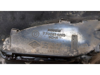 Решетка радиатора  Renault Megane 1996-2002          