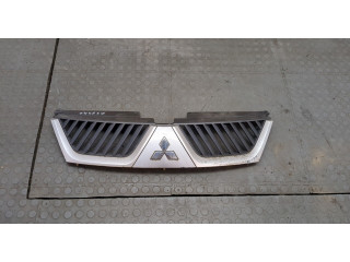 Решетка радиатора  Mitsubishi Outlander XL 2006-2012          7450A037HA