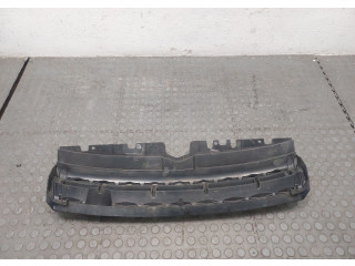 Решетка радиатора  Land Rover Range Rover Evoque 2011-2015             2.2 