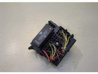 Блок предохранителей  Cadillac Escalade 2 2000-2006      15058033     