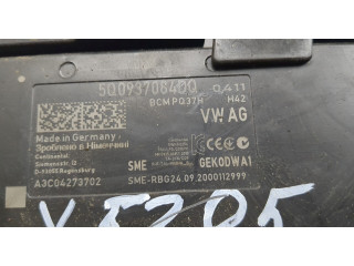 Блок предохранителей  Volkswagen Tiguan 2020-      5Q0937084DQ   
