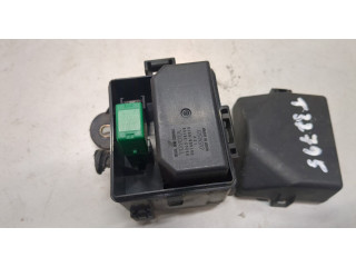 Блок предохранителей  Lexus LS430 UCF30 2000-2006      8826330150, 0618000010     4.3