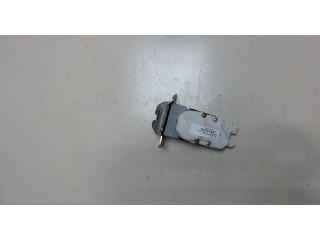 Замок багажника  Mitsubishi Grandis       