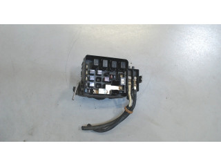 Блок предохранителей  Toyota RAV 4 2006-2013      827302170   4  2.4