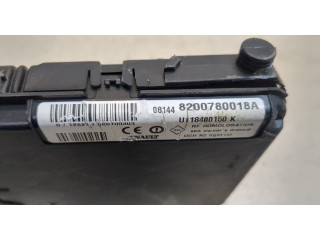 Блок предохранителей  Renault Megane 2 2002-2009      8200780018   