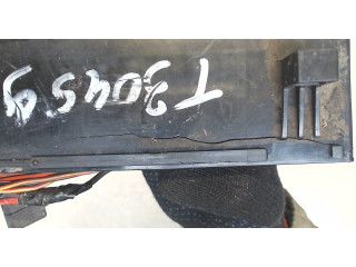 Блок предохранителей  Volkswagen Touran 2006-2010      1021501999    1.9