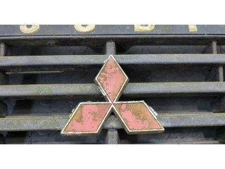 Решетка радиатора  Mitsubishi Pajero 1982-1991          MB383527