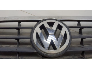Решетка радиатора  Volkswagen Touran 2006-2010          1T0853651AG