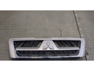 Решетка радиатора  Mitsubishi Pajero / Montero 2000-2006          MN117713