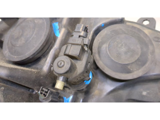 Фара передняя  Renault Scenic 2003-2009 правая 