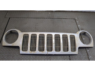 Решетка радиатора  Jeep Liberty 2002-2006          