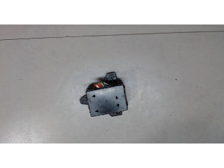 Блок предохранителей  SsangYong Rexton 2007-2012      8211008101    2.7