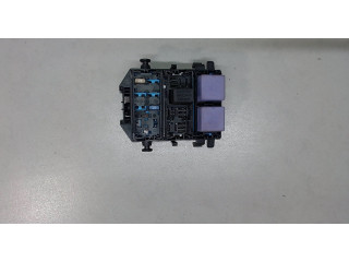 Блок предохранителей  Renault Clio 2005-2009      8200003634    1.2
