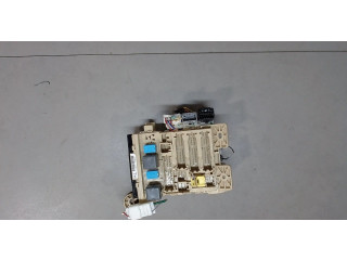 Блок реле  Toyota Camry V40 2006-2011      8273033830     2.4