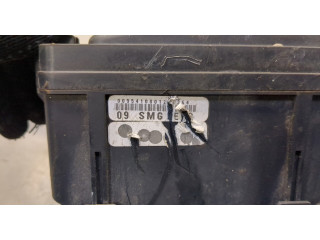 Блок предохранителей  Honda Civic 2006-2012          1.8