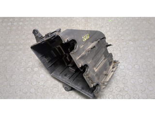 Корпус блока предохранителей  Cadillac SRX 2004-2009         