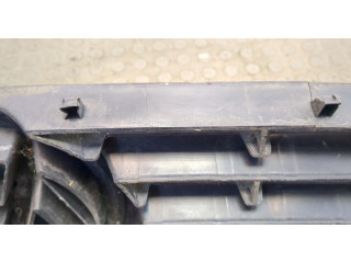 Решетка радиатора  Volkswagen Transporter 5 2003-2009          7H0853653