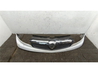 Решетка радиатора  Opel Vivaro 2001-2014          1.9 4416751