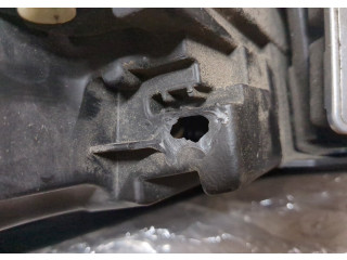 Фара передняя  Volkswagen Touareg 2010-2014 правая 