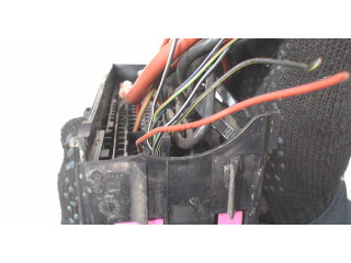 Блок предохранителей  Volkswagen Touran 2006-2010      1021501999    1.9