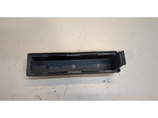 Крышка блока предохранителей  Opel Vectra B 1995-2002      90504298   