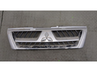 Решетка радиатора  Mitsubishi Pajero / Montero 2000-2006          MN117713