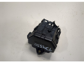Блок предохранителей  Toyota RAV 4 2000-2005      86602010, 8266342050, 8266242140   4  2