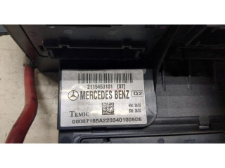 Блок предохранителей  Mercedes E W211 2002-2009      2115453101     3.2