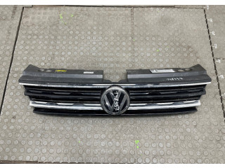 Решетка радиатора  Volkswagen Tiguan 2016-2020          