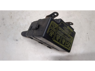 Блок реле  Hyundai Tucson 1 2004-2009      9490E120   1  2