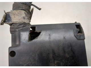 Блок предохранителей  Mazda 3 (BK) 2003-2009         