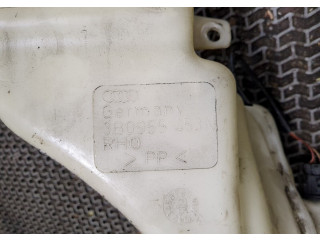 Бачок омывателя  Volkswagen Passat 5 1996-2000 3B095453N   5  1.8
