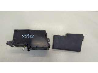 Блок предохранителей  Mazda 3 (BK) 2003-2009         