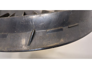 Решетка радиатора  Mitsubishi Colt 2004-2008          MN127774