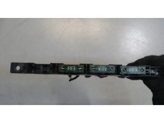 Блок предохранителей  Mercedes C W202 1993-2000      2025451601     1.8