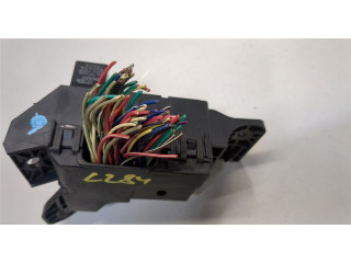 Блок реле  Pontiac Vibe 1 2002-2008      88972394     1.8