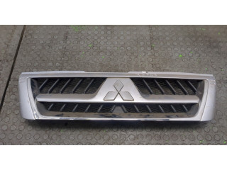 Решетка радиатора  Mitsubishi Pajero / Montero 2000-2006            3.5 