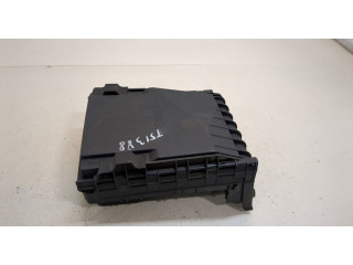 Блок предохранителей  Skoda SuperB 2008-2015      1K0937118   